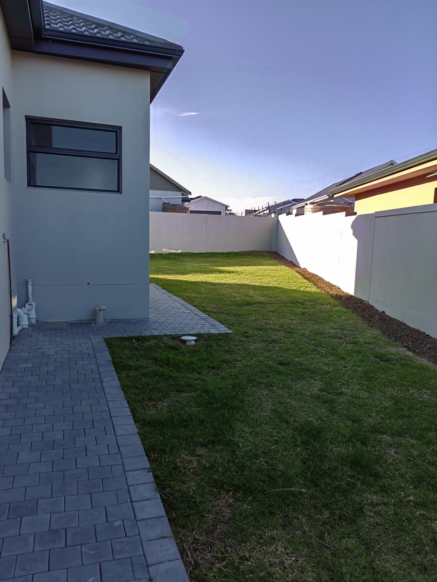 4 Bedroom Property for Sale in Fountains Estate Eastern Cape